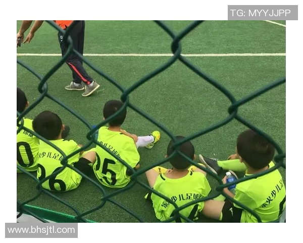 南京溧水与广西威壮的精彩对决展现足球魅力与团队精神的较量 南京溧水与广西威壮的精彩对决展现足球魅力与团队精神的较量