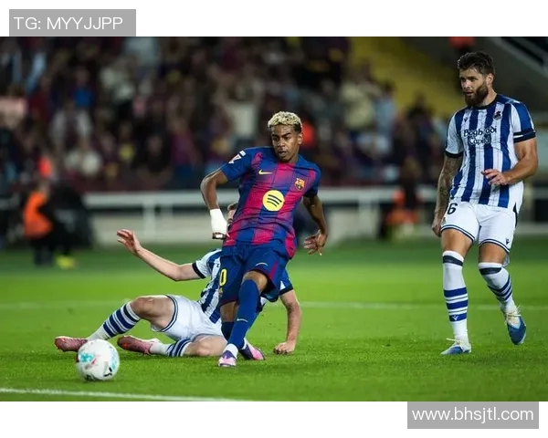 巴塞罗那迎战埃尔切黑猫入场助阵球队争胜 巴塞罗那迎战埃尔切黑猫入场助阵球队争胜