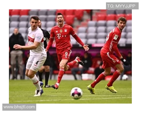 莱万重返安联球场引发拜仁球迷愤怒抗议称其忘恩负义