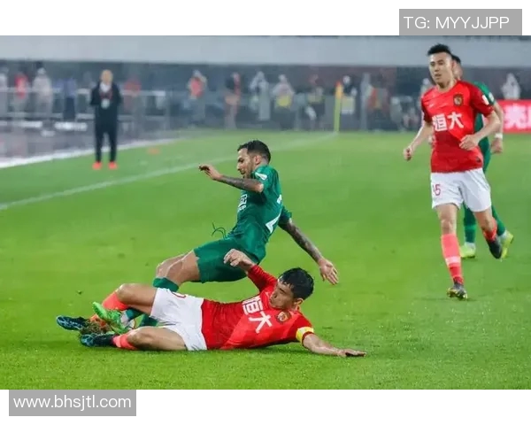 2020年恒大与国安激战回顾:巅峰对决中的战术较量与球员表现分析 2020年恒大与国安激战回顾:巅峰对决中的战术较量与球员表现分析