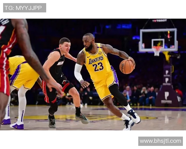 2020年10月1日湖人与热火精彩对决全场录像回放及赛后分析